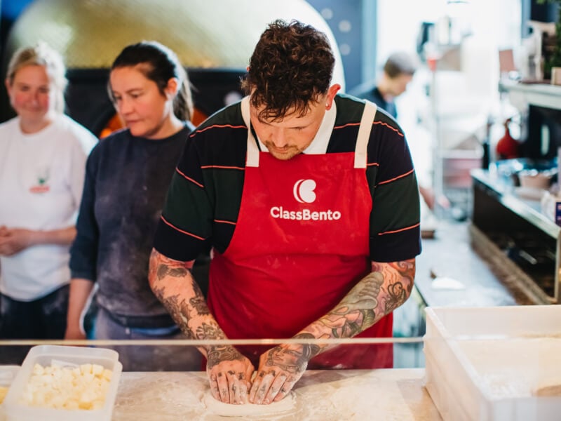 Couples cooking classes